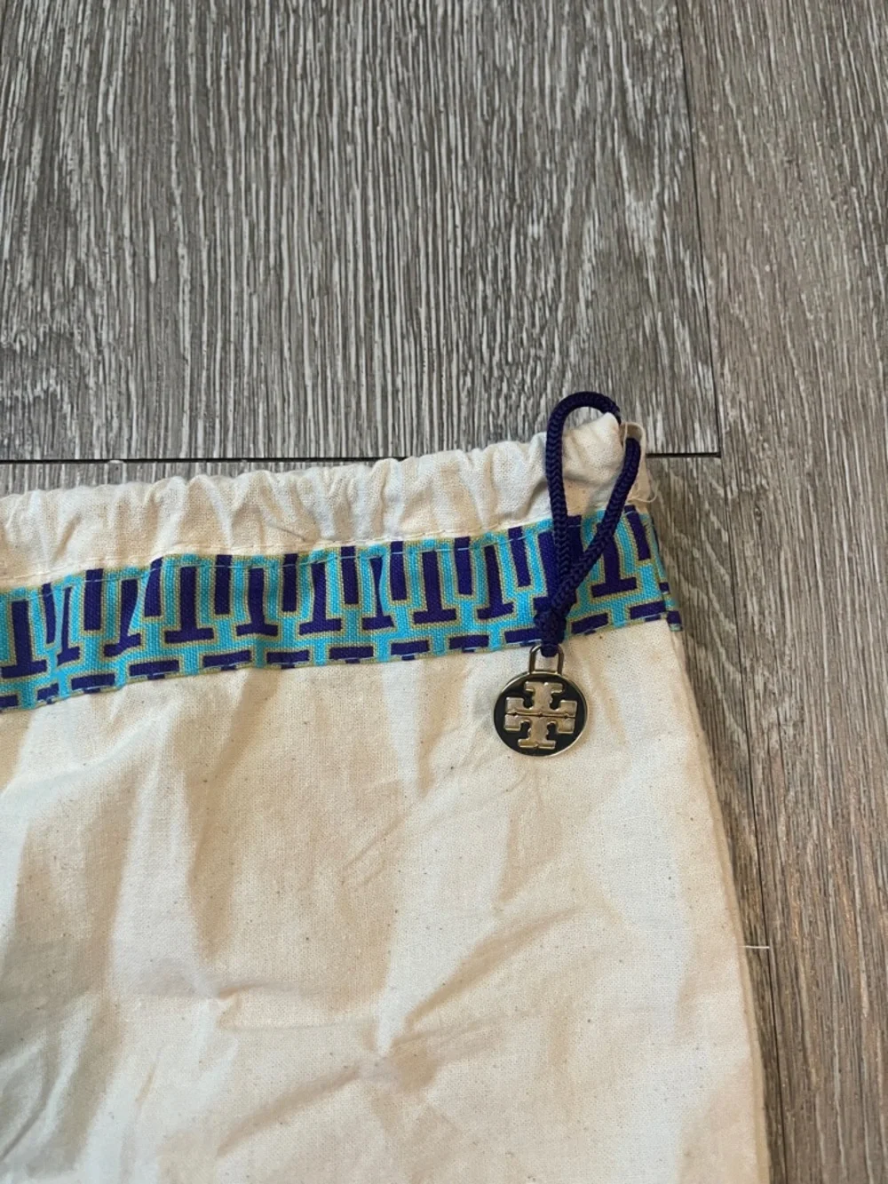 Tory Burch Cream dust bag for storage